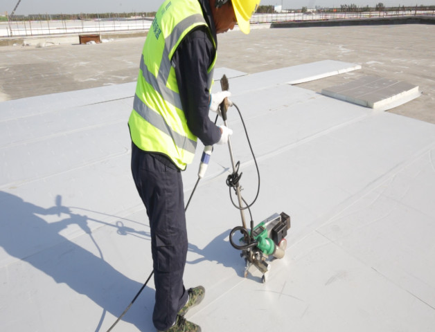 إدخال نظام تسقيف متكامل للعزل والعزل المائي WiCi